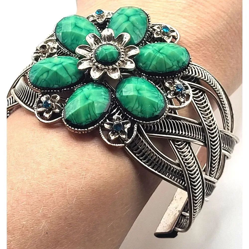 Southwestern Style Chunky Fashion Cuff Bangle Bracelet 2.75in Dia